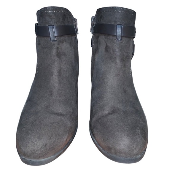 Unisa Laynie Booties - Picture 3 of 11